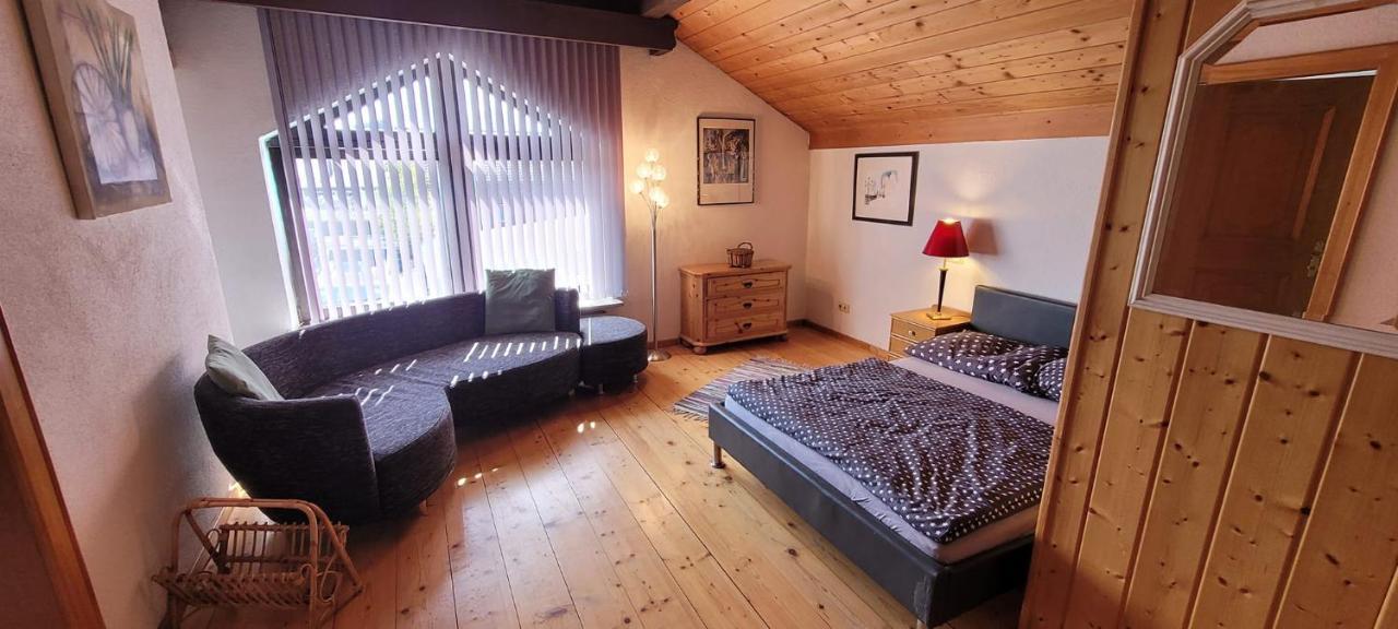 Ferienzimmer / Monteurzimmer Neumarkt Am Wallersee Eksteriør billede