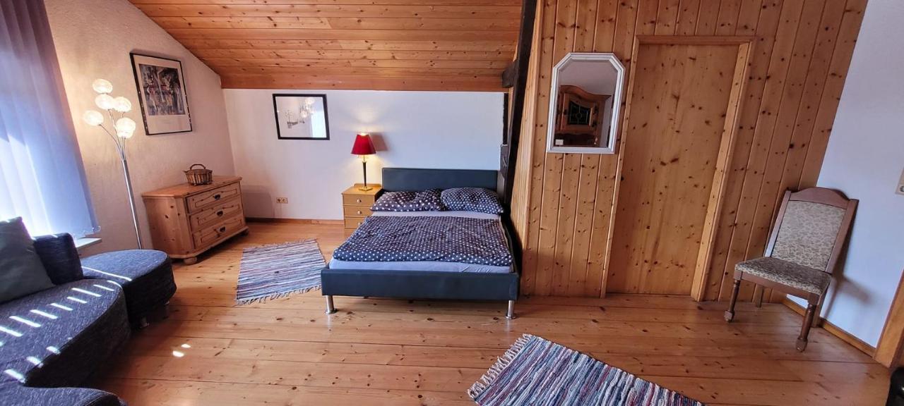 Ferienzimmer / Monteurzimmer Neumarkt Am Wallersee Eksteriør billede